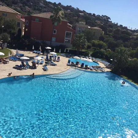 Pierre & Vacances Les Rivages Des Issambres Апартаменты La Garonnette-Plage